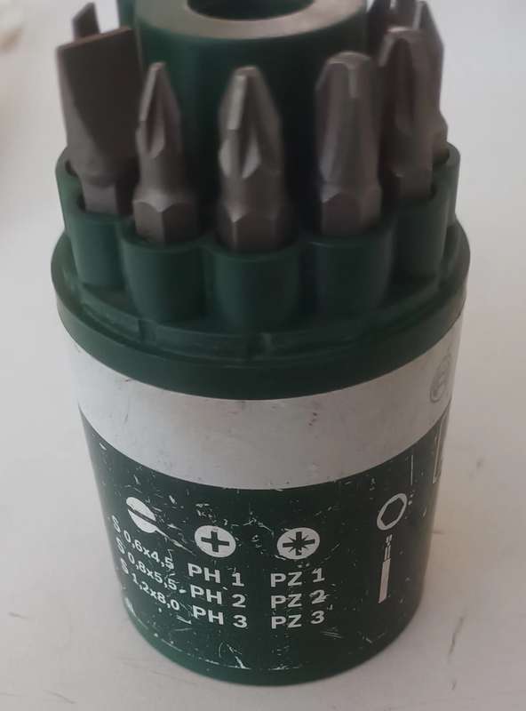 15 Piece BOSCH Screwdriver bits. New.