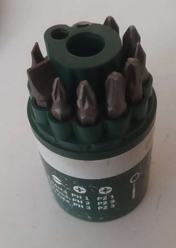15 Piece BOSCH Screwdriver bits. New.