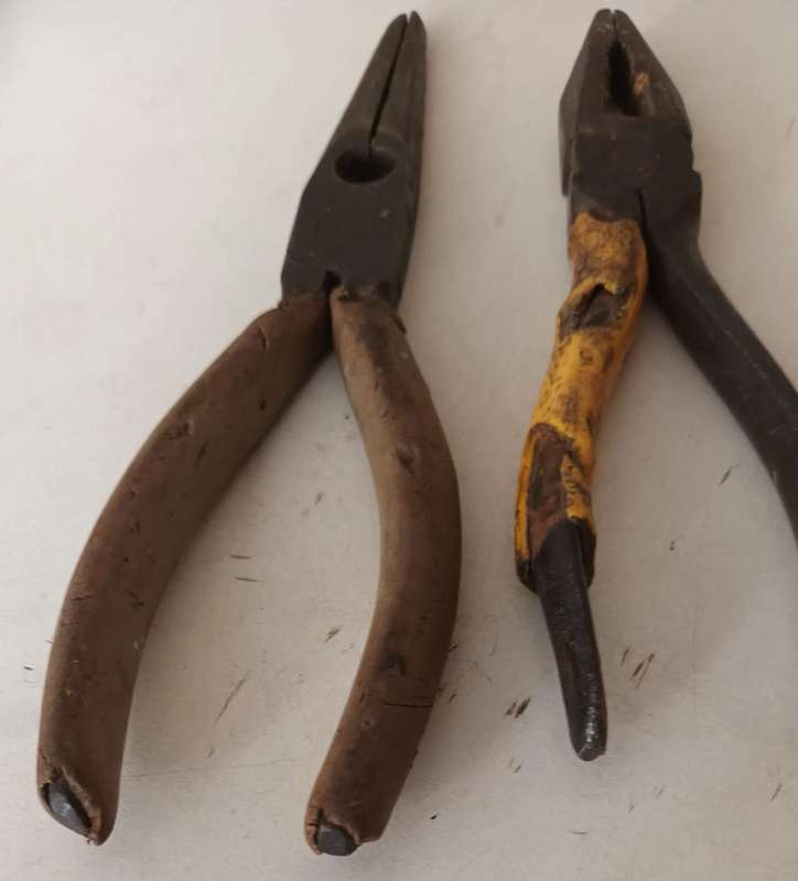 Lot of pliers.