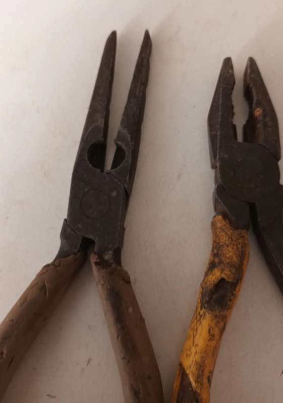 Lot of pliers.