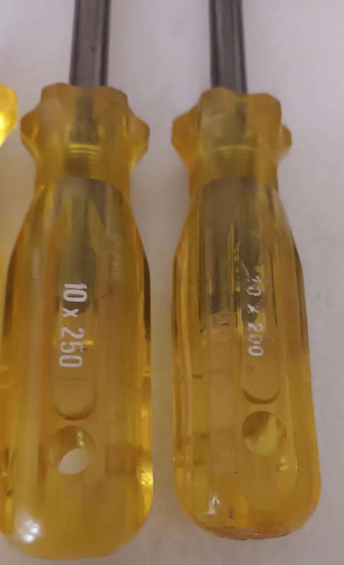 3x Screwdrivers. 300mm, 250mm & 200mm.