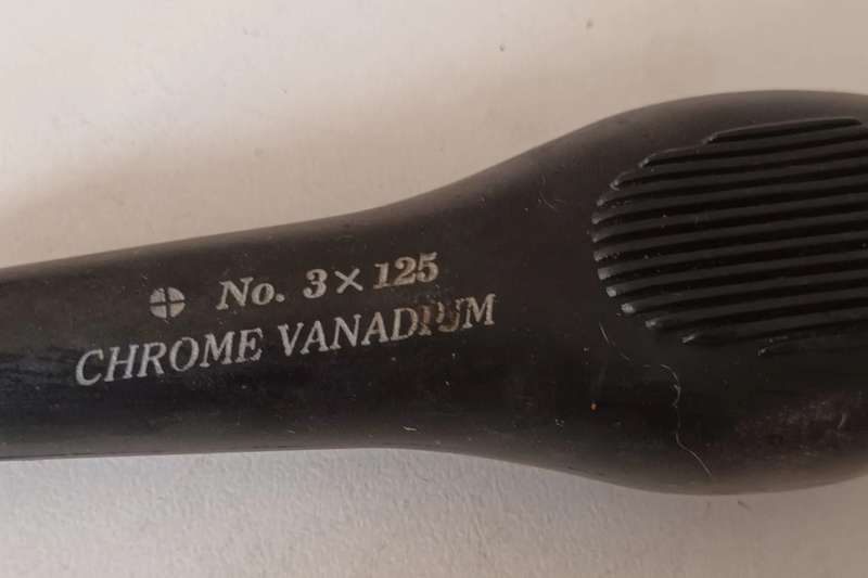 Chrome Vanadium N0. 3 x125 Screwdriver.