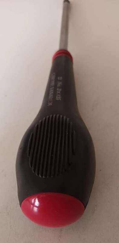 Chrome Vanadium N0. 3 x125 Screwdriver.
