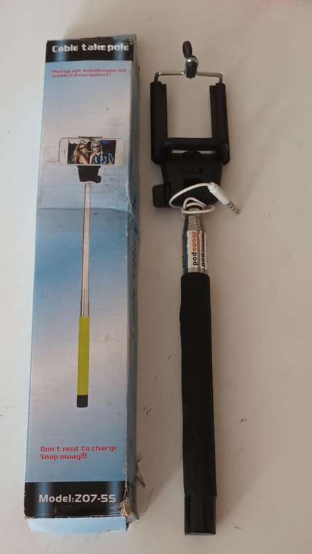 Selfie Cable Stick. New.