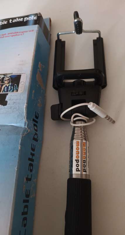 Selfie Cable Stick. New.
