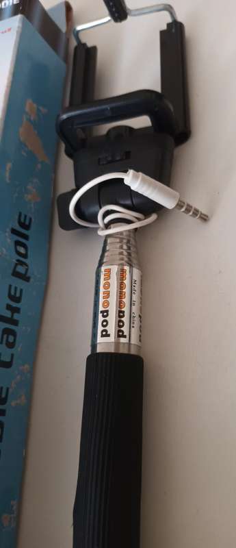 Selfie Cable Stick. New.