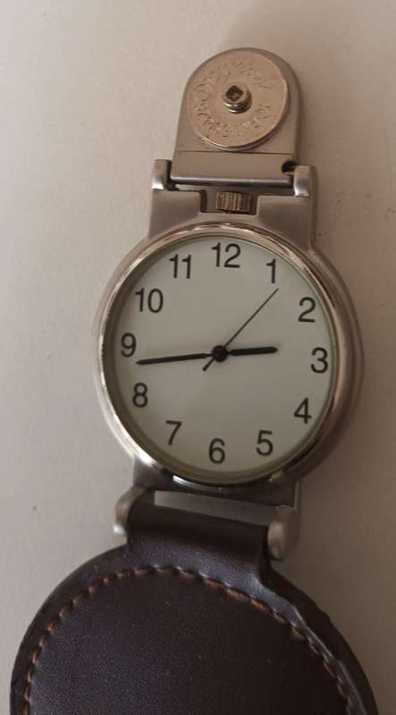 Men's pocket Watch. Needs a battery. Working.