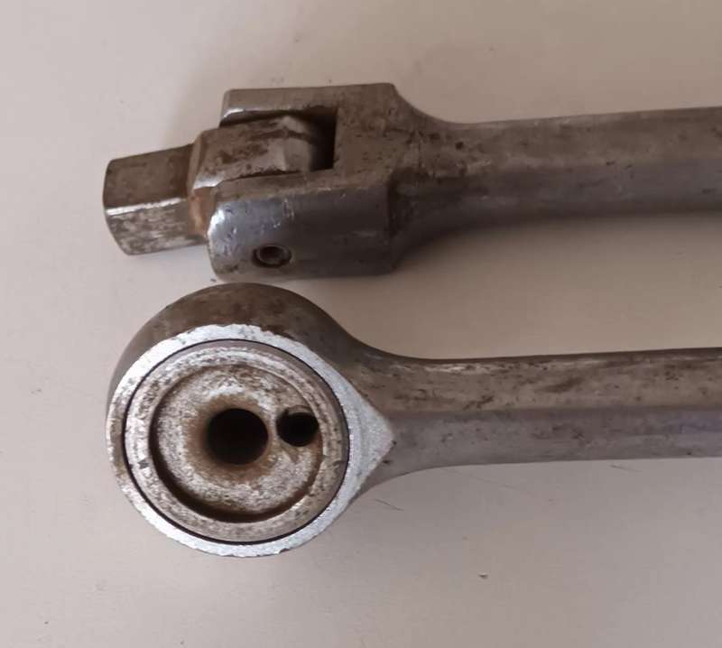 Vanadium Ratchet & Socket extension.