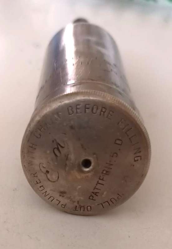 ENOTS Vintage Tecalemit manual Grease Gun. PATTERN 5.D. Made in England. Length 15cm.