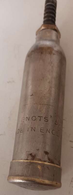 ENOTS Vintage Tecalemit manual Grease Gun. PATTERN 5.D. Made in England. Length 15cm.