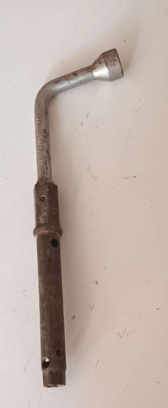GEDORE Socket Spanner 17/10. Length 28cm. Diameter 200mm.