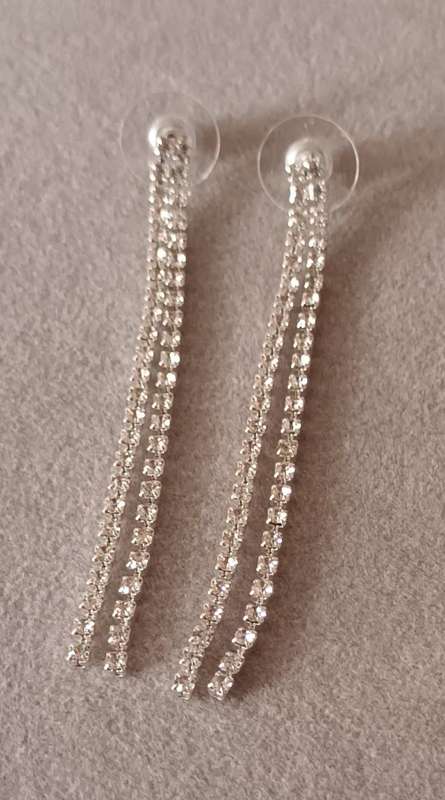 Stunning Dangling CZ Earings.
