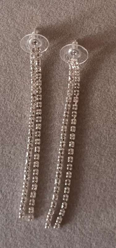 Stunning Dangling CZ Earings.