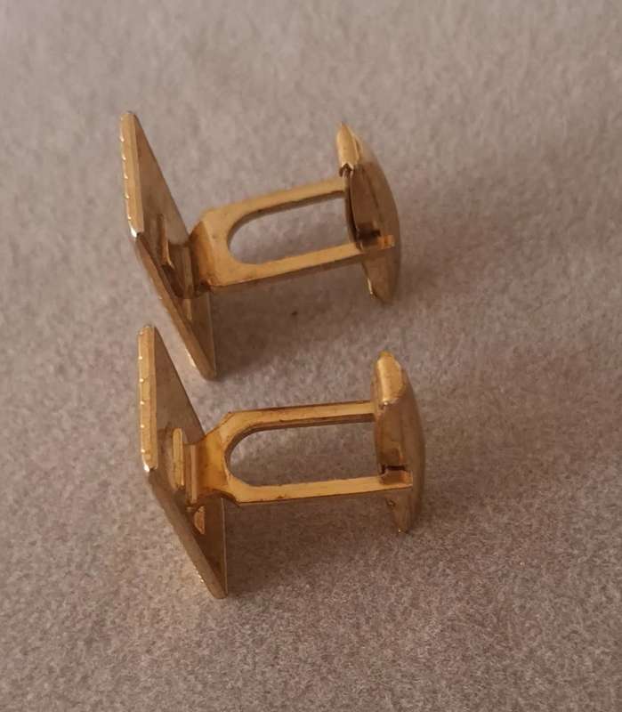 Stunning Gold-Plated Men's Cufflinks. 20x15mm.