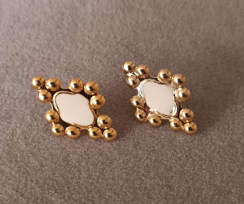 Fashion Gold Plated Earrings. 25x15mm.