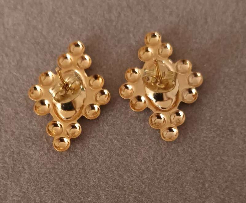 Fashion Gold Plated Earrings. 25x15mm.