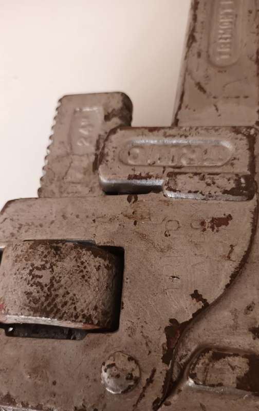 Huge Vitage 24" Trimo Pipe Wrench. Trimont Mfg Co. Made in USA. Length 64cm.