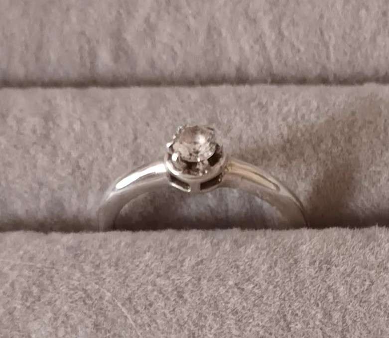 Lovely Sterling Silver Ring. Size M 1/2. (6.5)16.9mm.