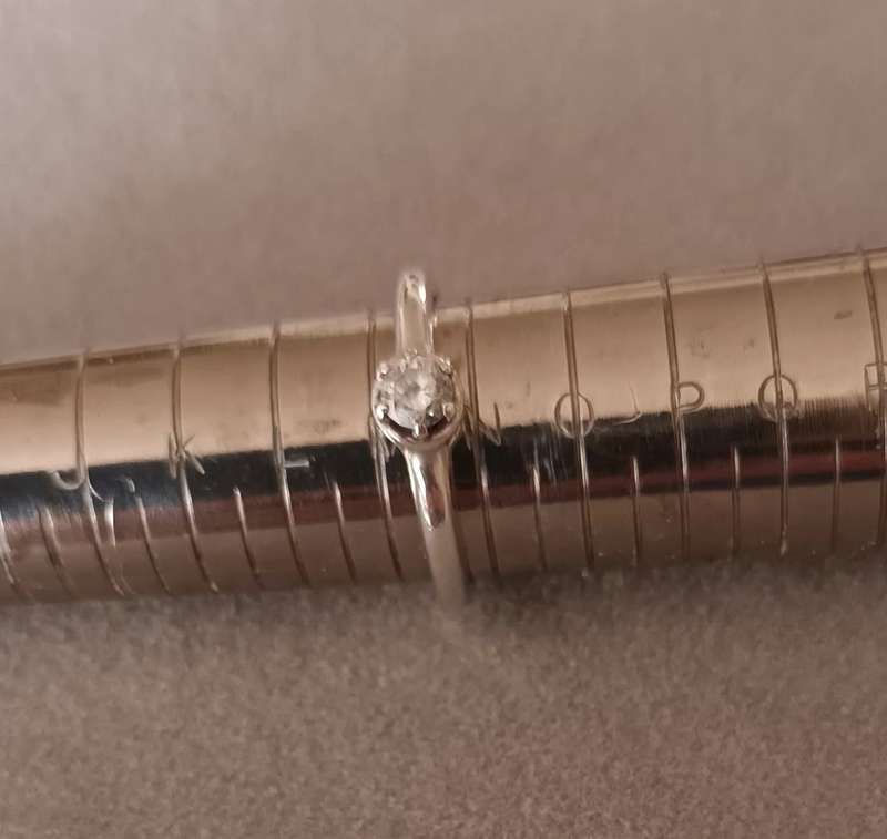 Lovely Sterling Silver Ring. Size M 1/2. (6.5)16.9mm.