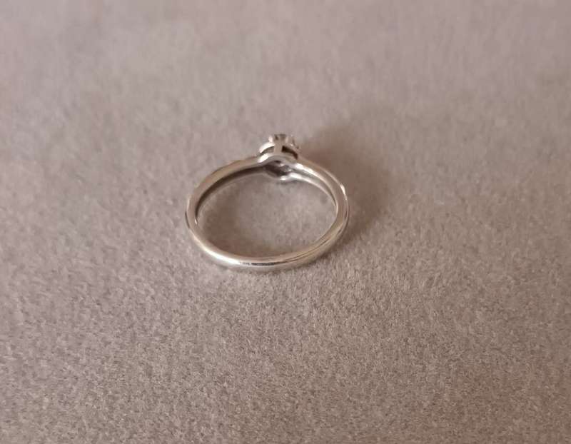 Lovely Sterling Silver Ring. Size M 1/2. (6.5)16.9mm.