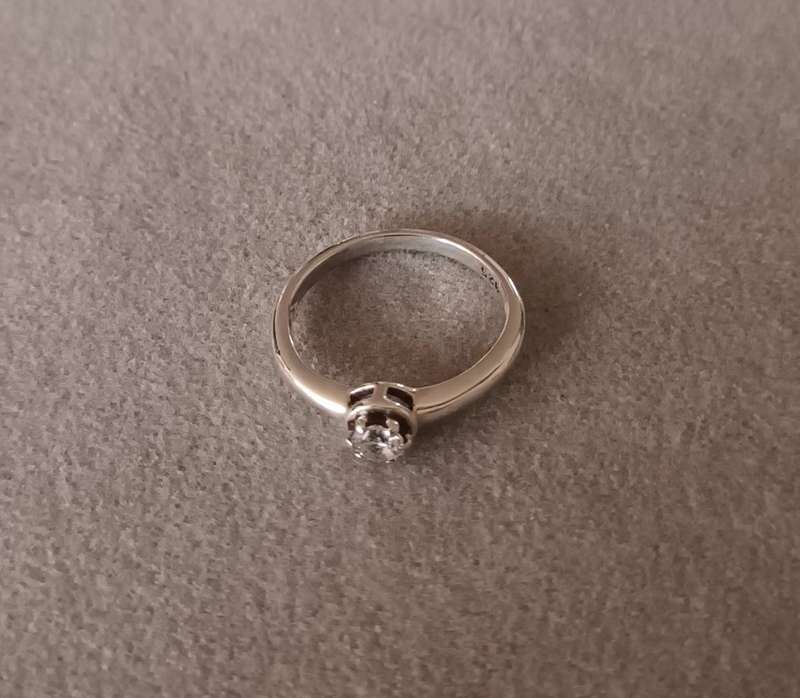 Lovely Sterling Silver Ring. Size M 1/2. (6.5)16.9mm.