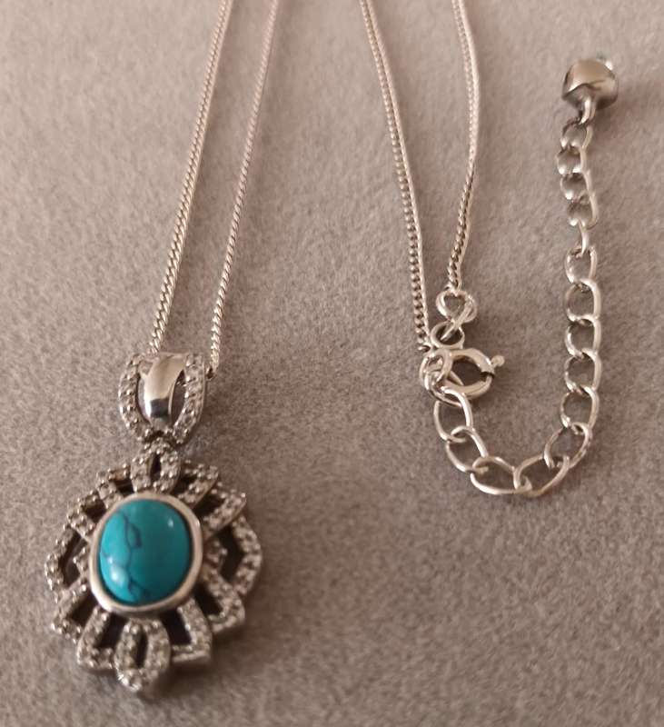 Stunning Sterling Silver Chain with Turquoise Pendant. Length 50cm. Pendant 30x18mm.