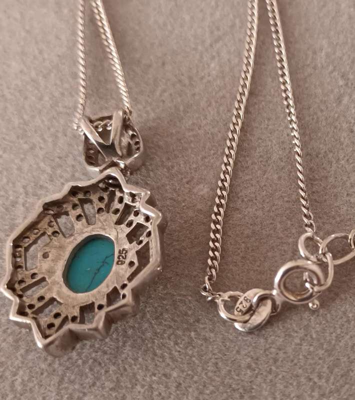 Stunning Sterling Silver Chain with Turquoise Pendant. Length 50cm. Pendant 30x18mm.