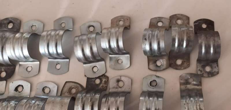33x Heavy Duty 25mm Pipe Straps.