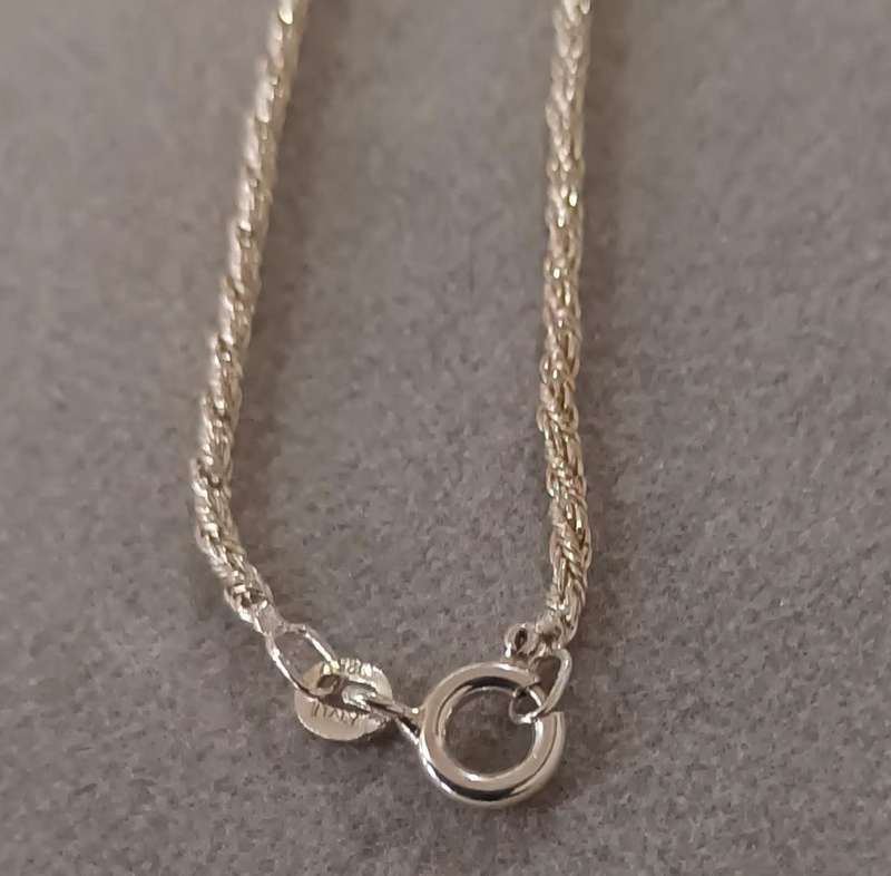 Stunning Sterling Silver Italy Bracelet. Length 18cm.