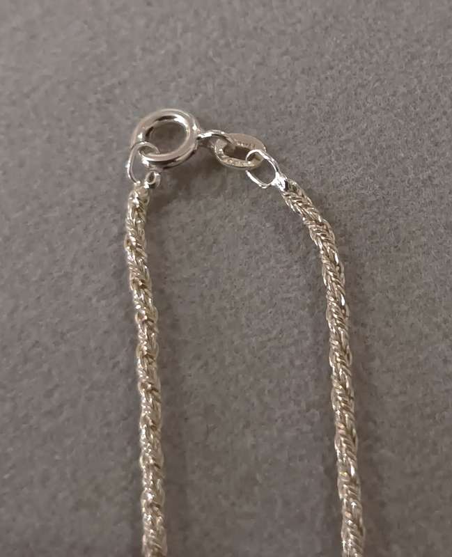 Stunning Sterling Silver Italy Bracelet. Length 18cm.