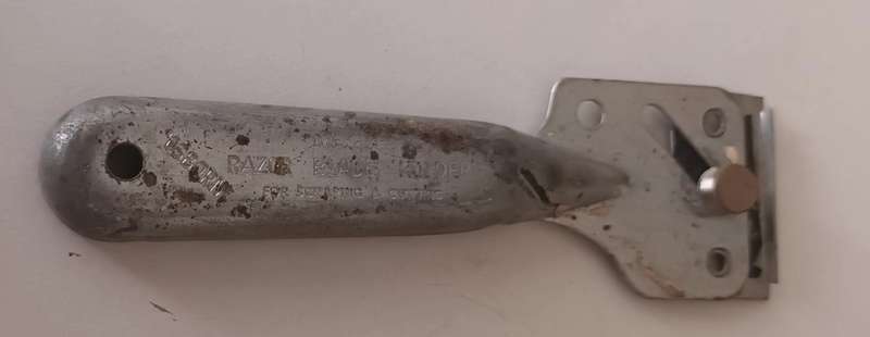 Razor Blade Holder