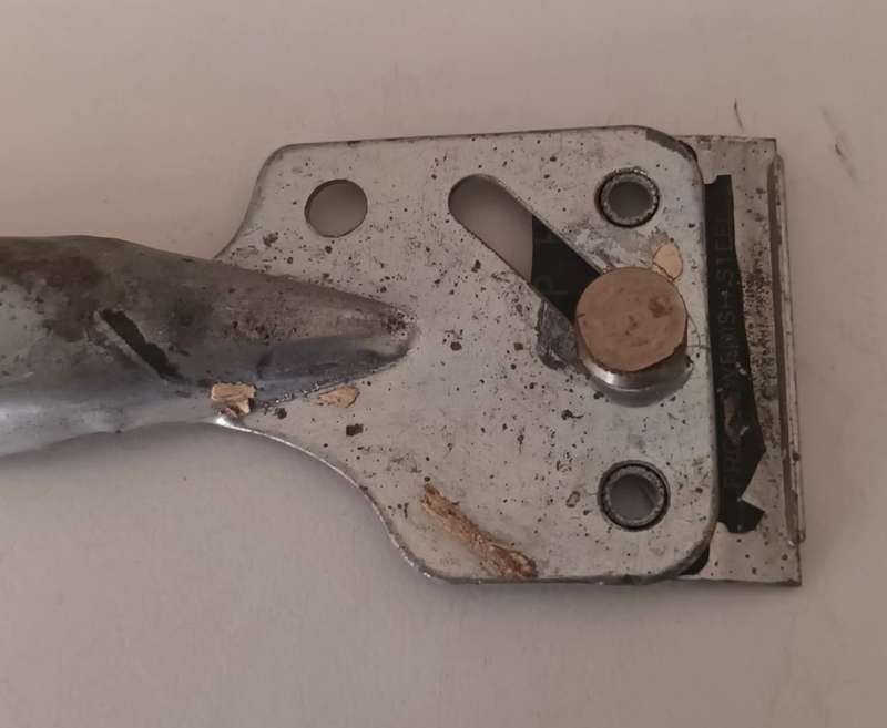 Razor Blade Holder