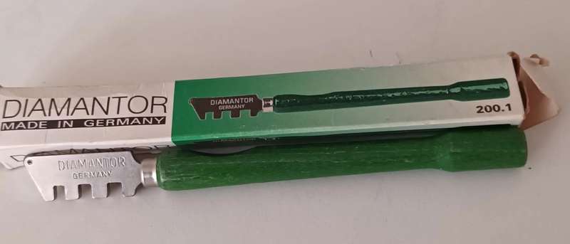 DIAMANTOR GLASS CUTTER. NEW. MADE IN GERMANY.