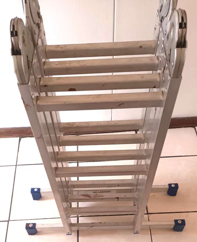 GRAVITY Multi-Purpose Folding Ladder. 4m x35mm. FOR COLLECTION ONLY!!!