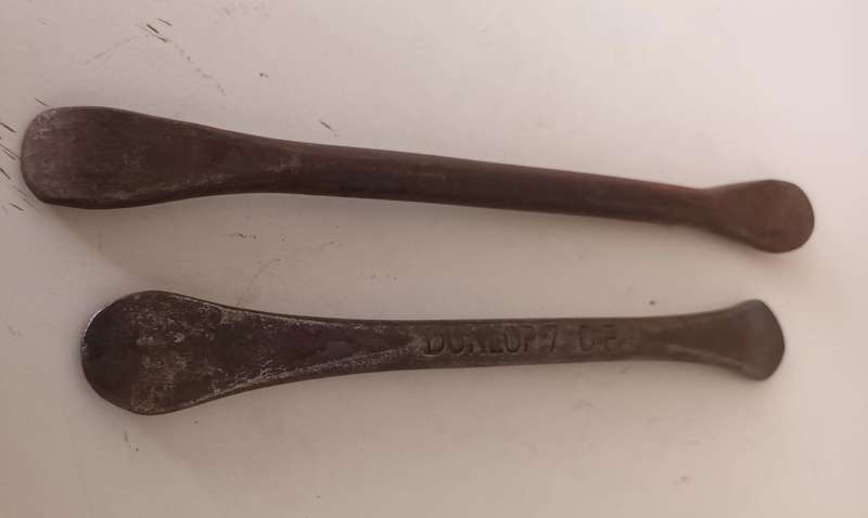Vintage Tyre Levers. (1x DUNLOP)
