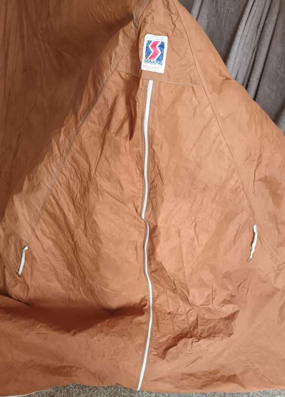 3 MAN HIKER'S TENT MADE BY SEAKING.