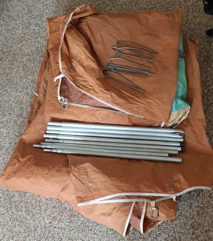 3 MAN HIKER'S TENT MADE BY SEAKING.