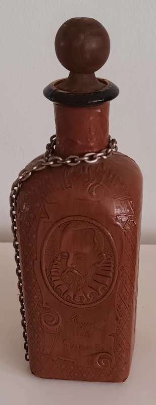STUNNING VINTAGE MIQUEL DE CERVANTES DECANTER (HAND MADE IN SPAIN). COLLECTABLE.
