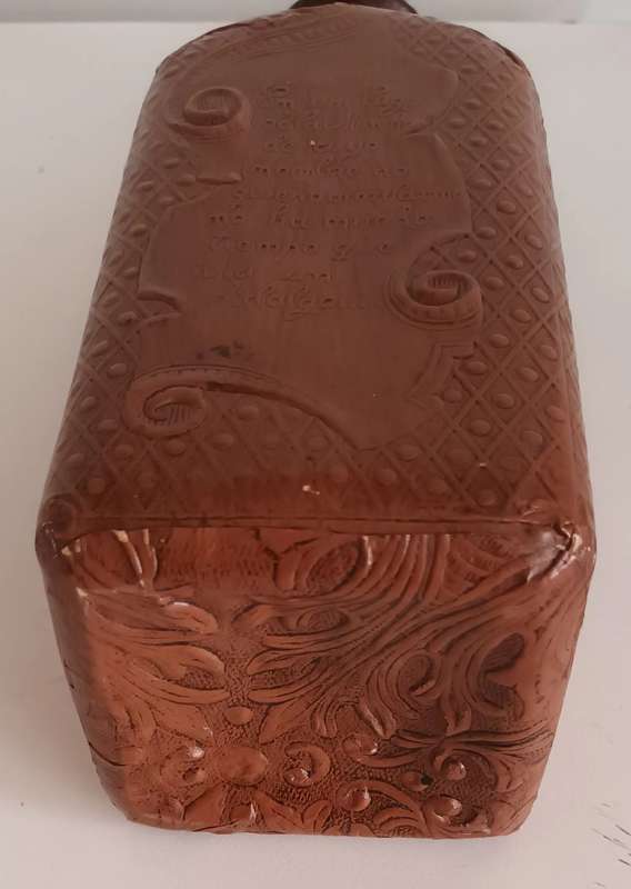 STUNNING VINTAGE MIQUEL DE CERVANTES DECANTER (HAND MADE IN SPAIN). COLLECTABLE.
