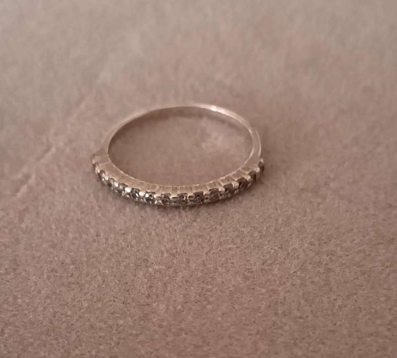 Sterling Silver Half Eternity Ring. Size P.