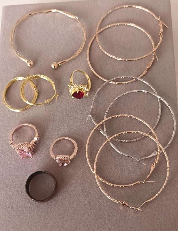 Lot of Brand-New Costume Jewellery.