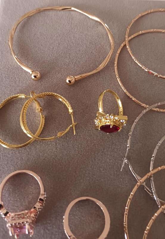 Lot of Brand-New Costume Jewellery.