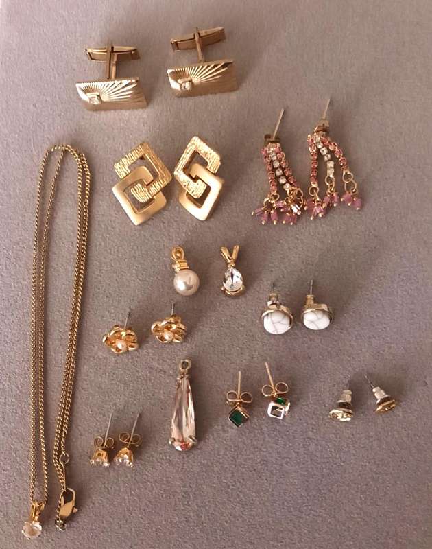 Lot of Gold Plated Jewellery.