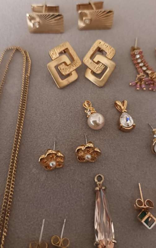 Lot of Gold Plated Jewellery.