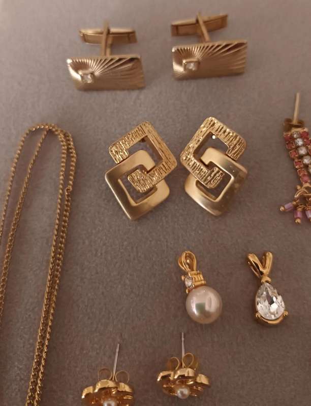 Lot of Gold Plated Jewellery.