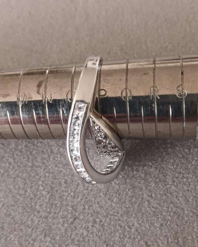 Lovely Sterling Silver Ring. Size P.