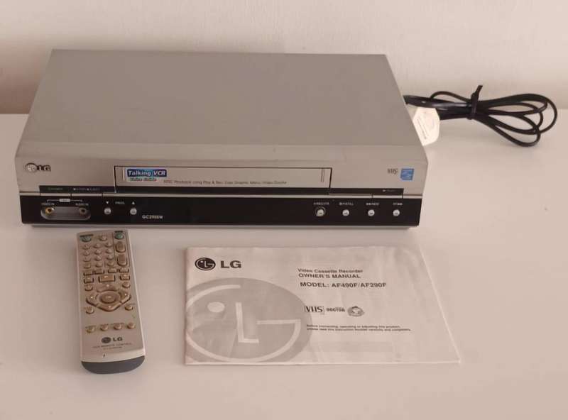 LG TALKING VCR. VIDEO DOCTOR. GC290SW. NTSC Playback. Long Play and Record.