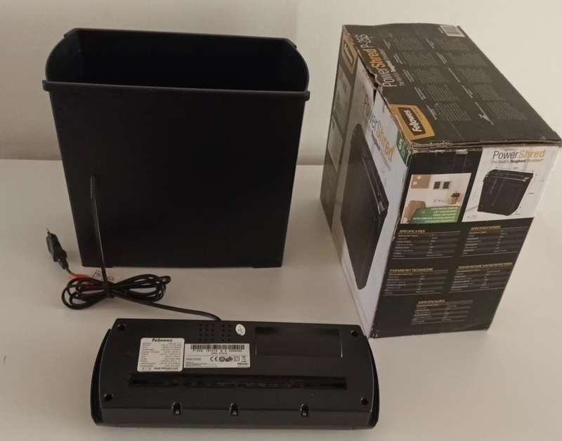FELLOWES PowerShred P-25S Paper Shedder. Like New.