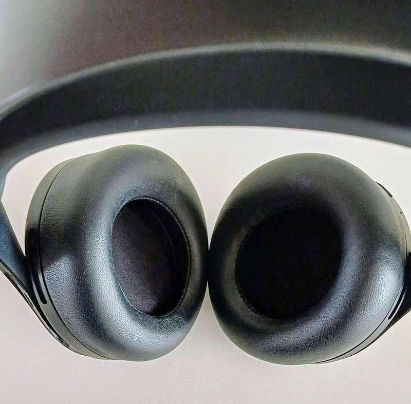 PS5 Pulse 3D Wireless Headset (Midnight Black). Like New
