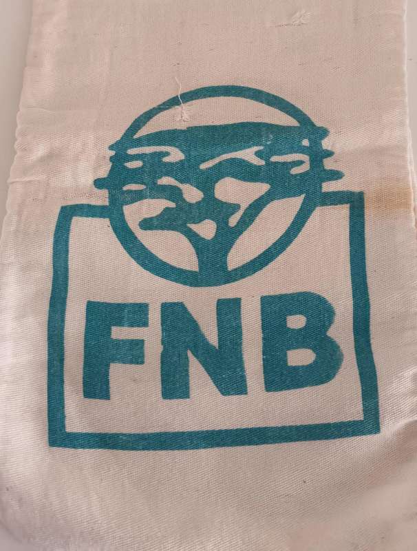 5x Vintage Material Bank Bags.